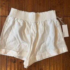 NWT Reformation white LINEN shorts! Luxury! Beachy! Boho ! Sz M